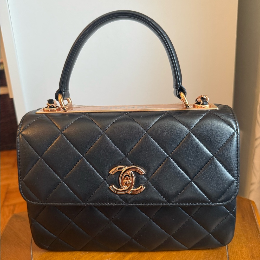 CHANEL Black lambskin small trendy cc with rose gold hw